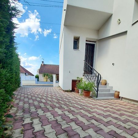 Appartement Meuble Avec Deux Chambres Мулен Экстерьер фото